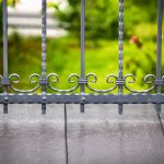 Sierhekwerk met hekwerkonderdelen sierkrullen en hespenprofiel