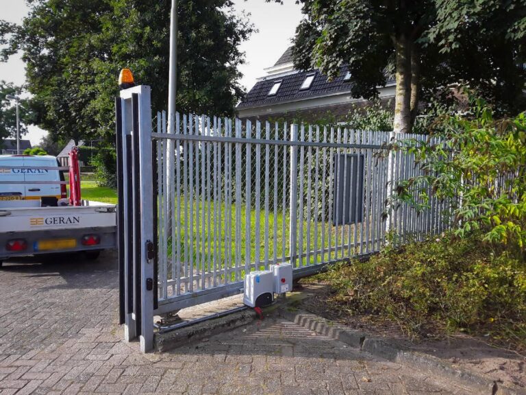 Fadini JUNIOR 650 schuifpoortopener voor schuifpoort brandweerkazerne