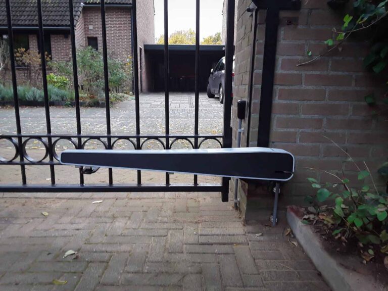Bestaande poort automatiseren met de Comunello Kit ABACUS 500
