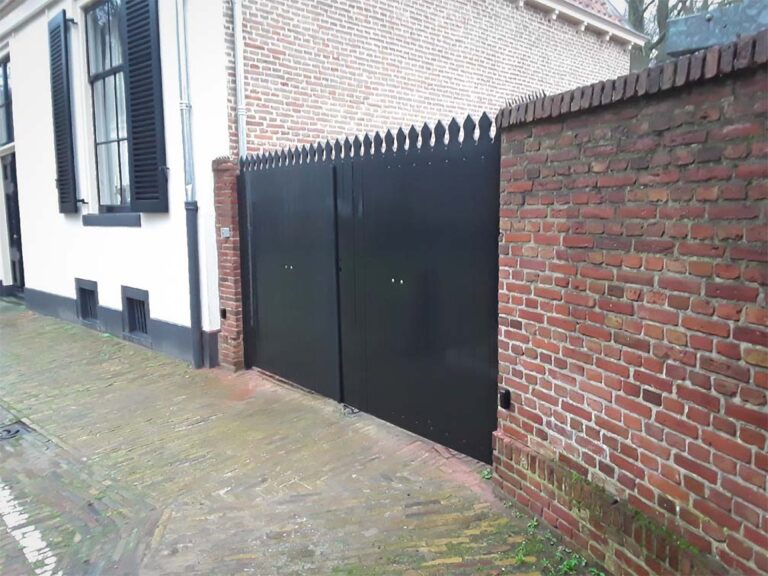 Gerestaureerde poort met een Fadini Kit HINDI 880
