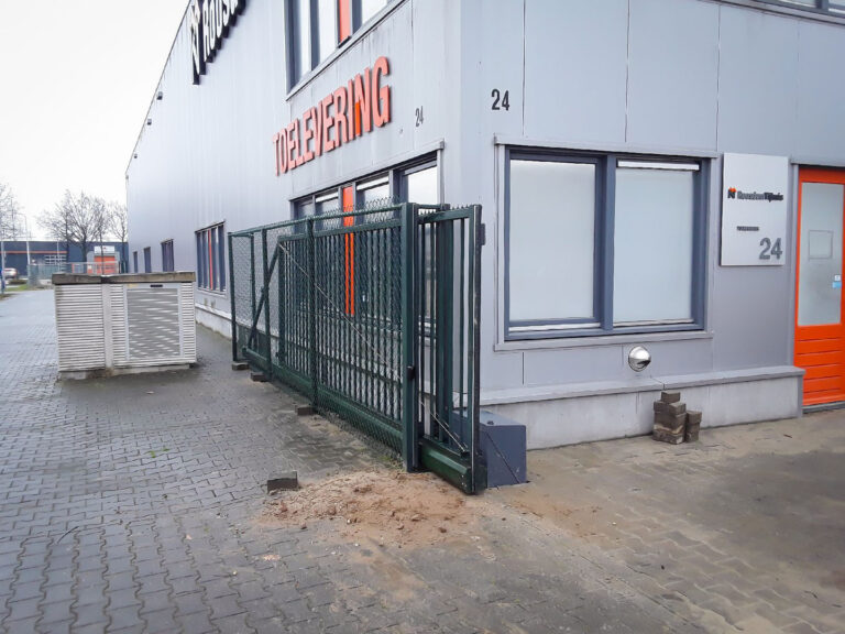 Nieuwe schuifpoort automatiseren met Kit JUNIOR 650 schuifpoortopener