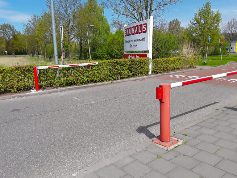Terrein afsluiten met een handbediende slagboom
