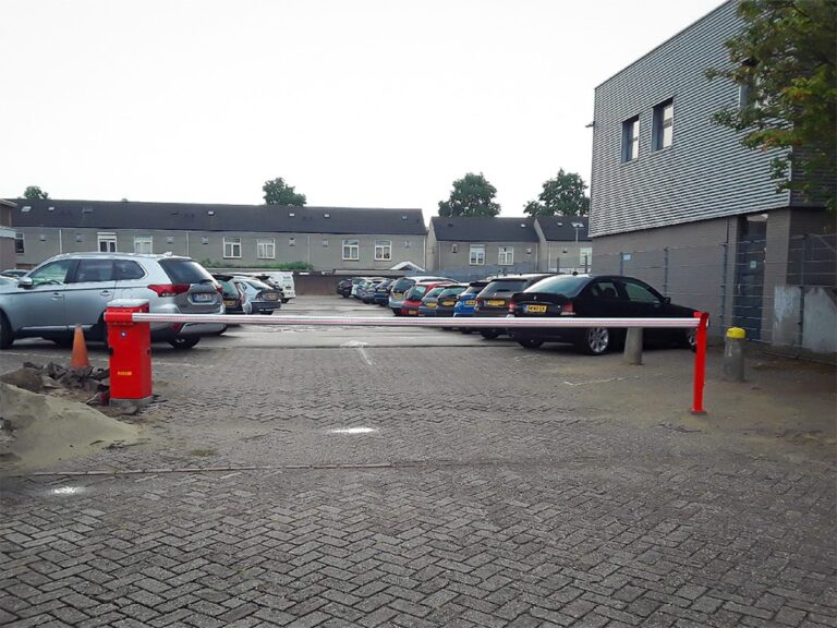 Parkeerterrein afsluiten met Fadini BAYT 980 slagbomen