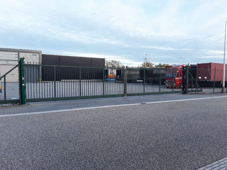 Dubbele schuifpoort automatiseren met twee Fadini JUNIOR 650 schuifpoortopeners