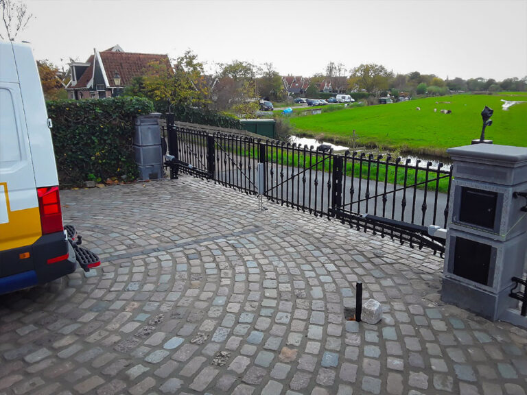 Vouwpoort automatiseren met de Fadini Kit HINDI 880 EVO