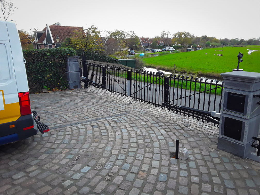 Vouwpoort automatiseren met de Fadini Kit HINDI 880 EVO