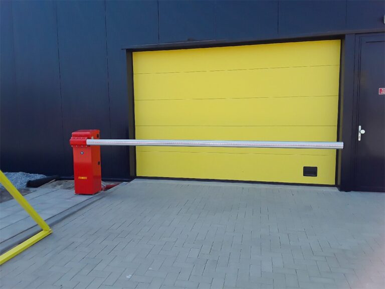 Opslagcentrum met Fadini BAYT 980 slagbomen