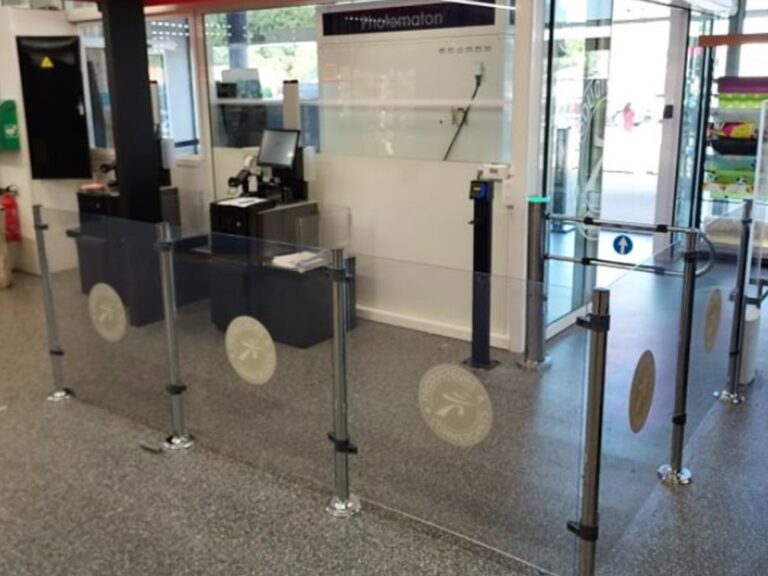 Scan&Go Basic ticketscannerzuilen toegepast in supermarkten