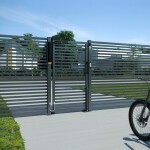Locinox VENUS gemotoriseerde poortsluiter – Voor looppoorten tot 1400 mm breed 100kg-min