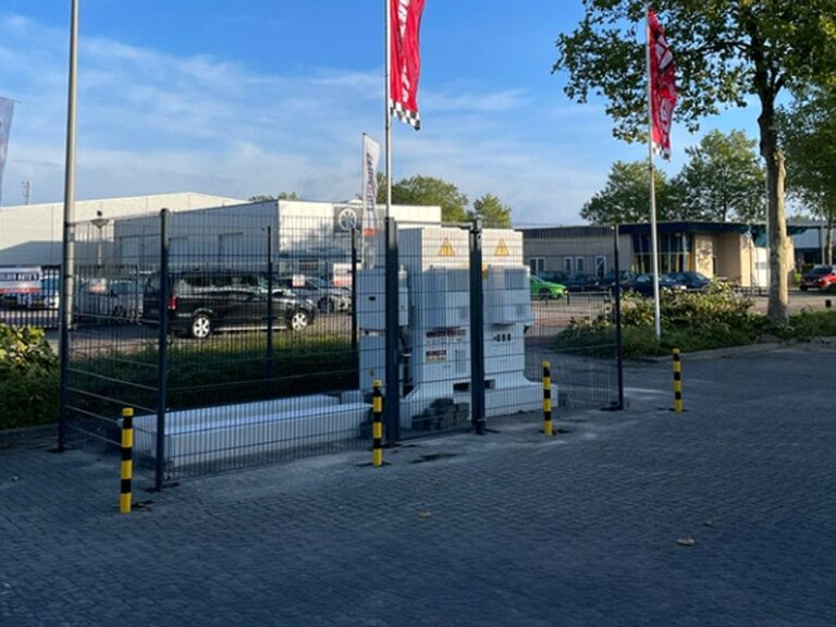 Extra aanrijbeveiliging doormiddel van Schake afzetpaal