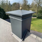 Messingbol-met-grote-piek-op-schoorsteenkap 2 (1)